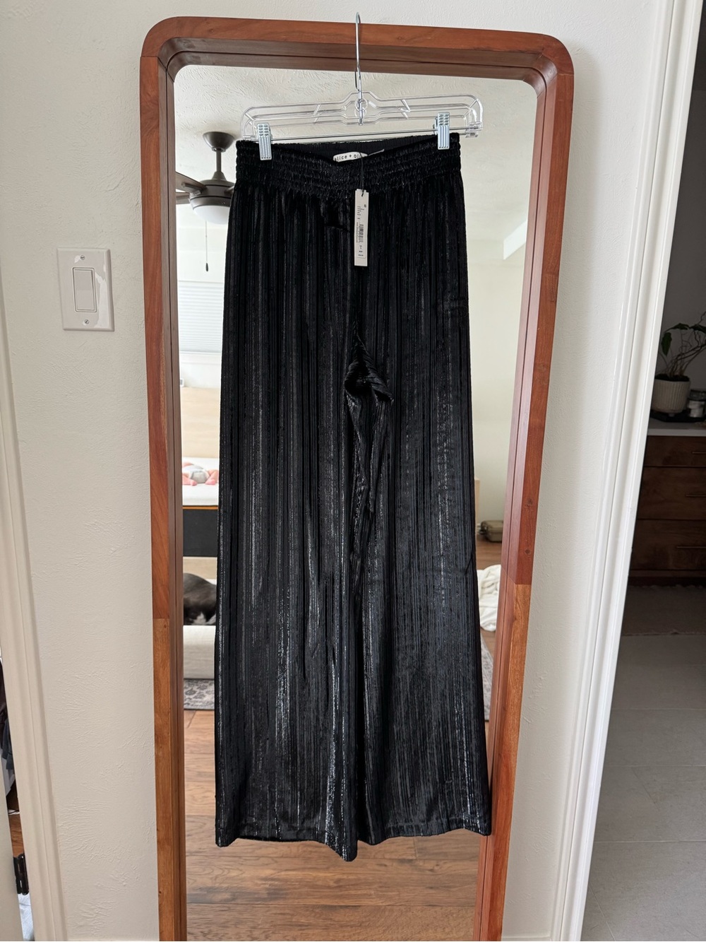 Alice + Olivia Black Velvet Wide-Leg Pleated Pants